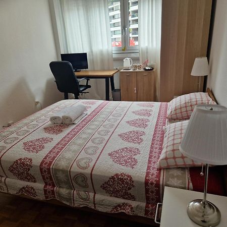 Room In Shared Apartment Genebra Exterior foto