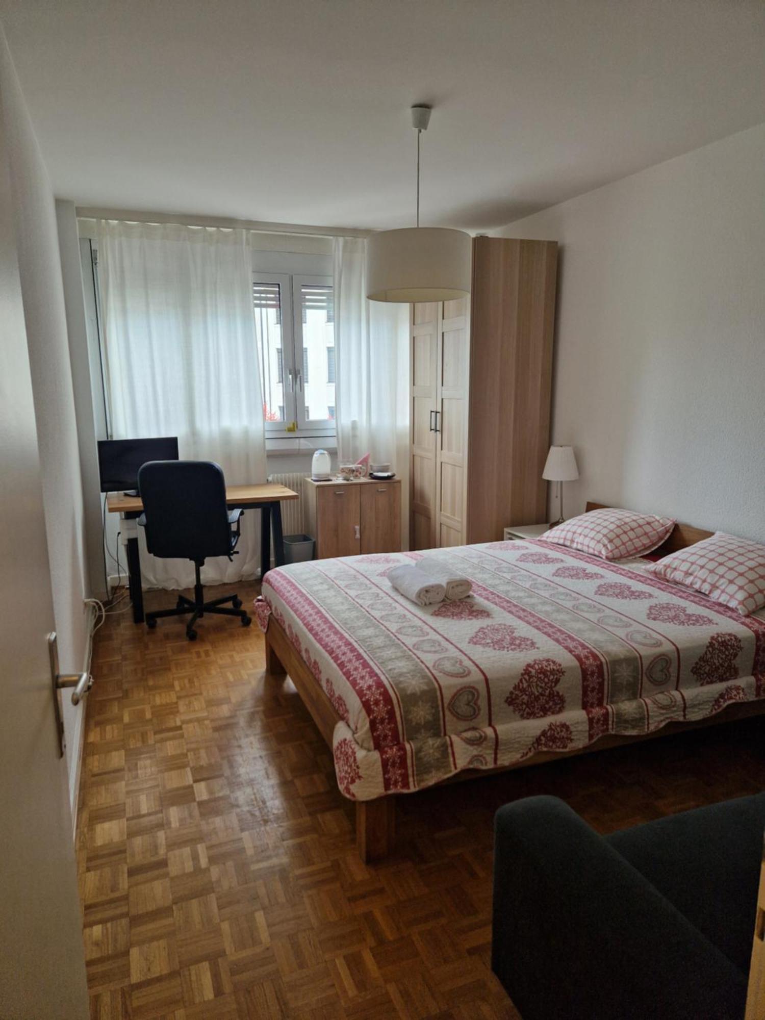 Room In Shared Apartment Genebra Exterior foto